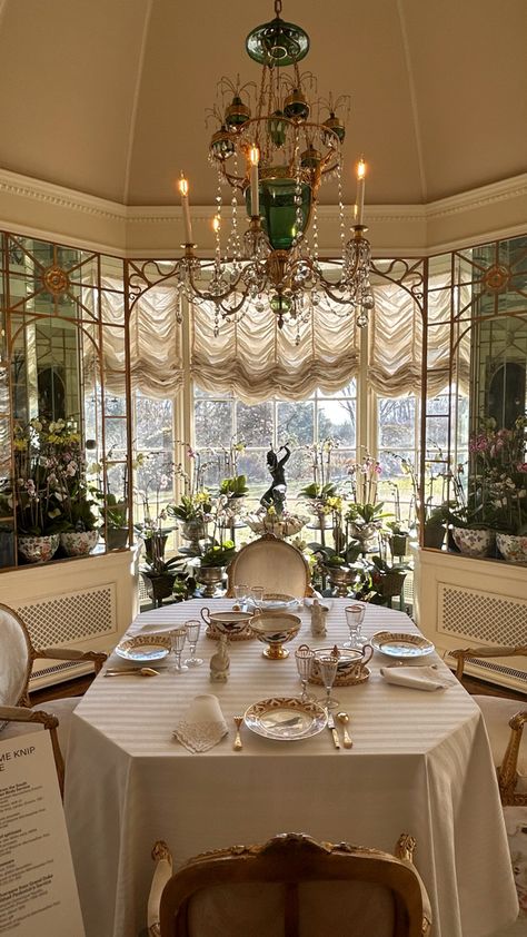 mansion maison gardens breakfast tea english English Tea Room Interior, English Mansion Interior, Tea Party Room, English Tea House, English Tea Room, English Tea Aesthetic, Tea Room Aesthetic, British Mansion, Tea Room Interior