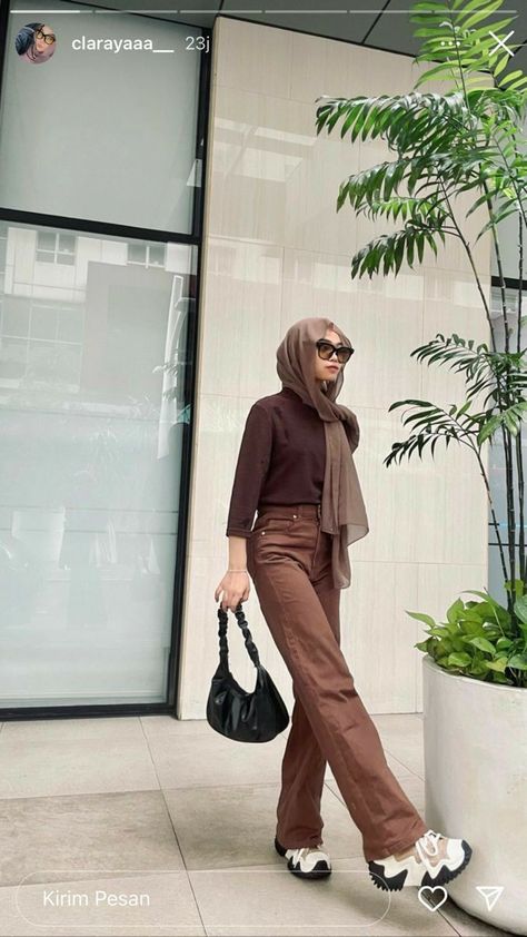 Outfit Kampus Hijab, Brown Outfit Hijab, Simple Outfits Hijab, Tunik Modern, Korean Style Outfit, Korean Style Hijab, Outfit Hijab Casual, Stile Hijab, Outfit Korean Style