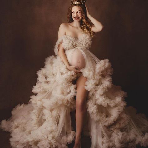 Model wearing a white cream colored couture gown for her maternity photoshoot in Wisconsin @annageorgephoto, and @katharinahakajcouture. Queen Maternity Photoshoot, Maternity Photography In Gown, Crown Maternity Photoshoot, Maternity Photoshoot With Crown, Big Dress Maternity Shoot, Tulle Maternity Dress, Photoshoot Dress, Couture Gowns, Pregnancy Photoshoot