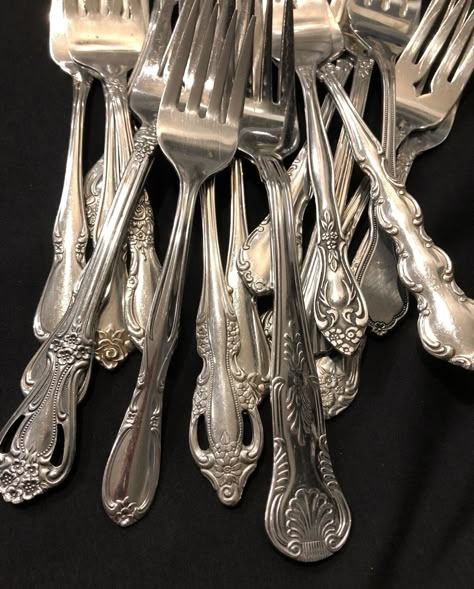 Cute Forks And Spoons, Vintage Cutlery Aesthetic, Fork Aesthetics, Mismatched Cutlery, Wedding Silverware Ideas, Mismatched Silverware, Vintage Silverware Patterns, Mismatched Flatware, Mix And Match Wedding