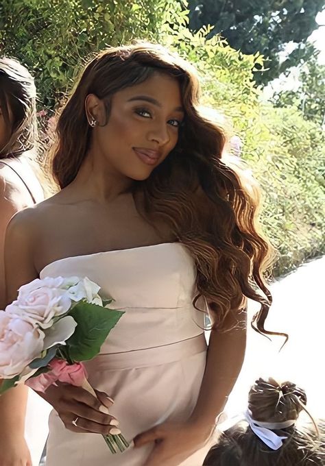 Victoria Monet And Kehlani, Victoria Monet Hair, Victoria Monet Aesthetic, Monet Hair Products, Victoria Monét, Kiana Lede, Victoria Monet, Goddess Aesthetic, Planet Venus