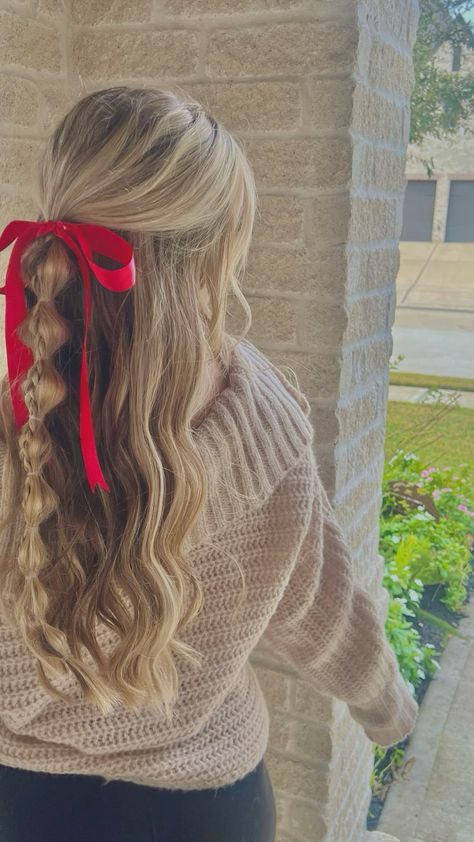 Really Cute And Easy Hairstyles, Red Outfit Hairstyle, Cheer Bows Hairstyles, Christmas Hairstyles With Bow, Red Hair Bow Aesthetic, Cheer Hairstyles With Bows Short Hair, Hairstyles With Ribbon Bow, Cute Winter Hairstyles For School, Hairstyles With Big Bow