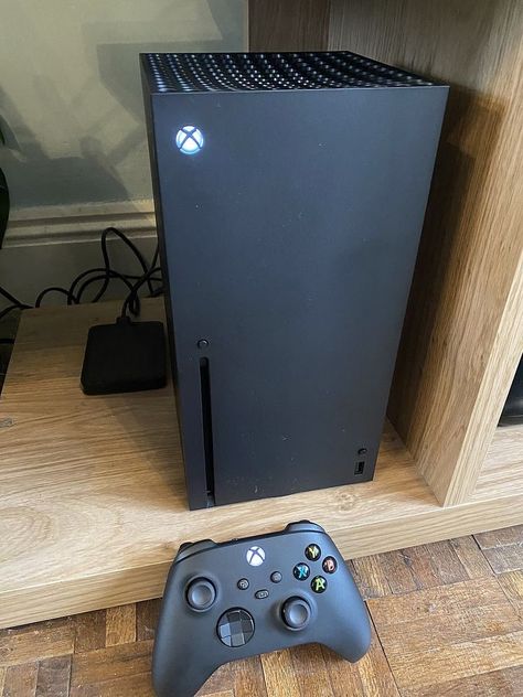 Xbox X Series, Music Studio Aesthetic, Game Place, Original Xbox, Xbox One Console, Video Game Room Design, Xbox Series S, Video Game Systems, Crazy Wallpaper