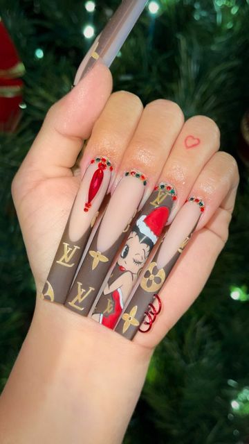 Betty Boop Christmas Nails, Ugly Christmas Nails, Acrylic Nail Designs Christmas, Cartoon Christmas Nails, Nails For Christmas Holiday, Betty Boop Nails, 2025 Nails, Christmas Betty Boop, Nails Navidad