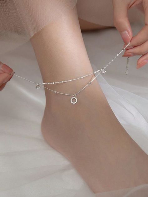 Class bracelet! Light kravivannya Pandori☺️ Viglyaday so you can't mochiti ale I don't know😅 Antique Silver Anklet, Leg Jewelry, Silver Chain Anklet, Silver Anklets Designs, Silver Bracelet Designs, Cute Anklets, Circle Chain, Silver Ankle Bracelet, Anklet Designs