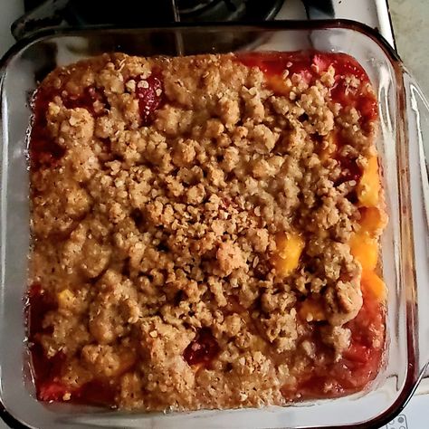 Peach and Strawberry Crumble Peach Desserts Easy, 4th Of July Recipes, Strawberry Crumble, Strawberry Crisp, Peach Dessert Recipes, Peach Crumble, Berry Crumble, Easy Dessert Recipe, July Recipes