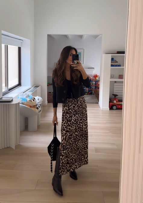 Fall Modest Outfits, Leopard Skirt Outfit, Modest Outfit Ideas, Outfit Zara, Leopard Skirt, Modest Outfit, Black Leopard, Skirt Outfit, Black Blazer