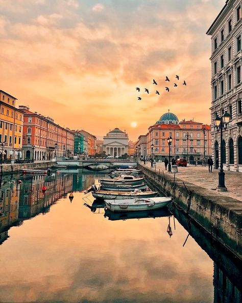 TRIESTE - Canale del Ponterosso Italy Places To Visit, Trieste Italy, Italy Beaches, Italy Photography, Voyage Europe, Beach Wallpaper, Europe Summer, Beautiful Castles, Trieste