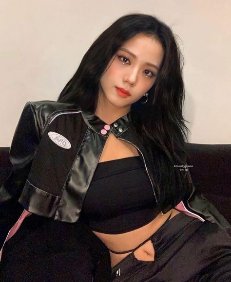 Jisoo Edit, Penteado Cabelo Curto, Jisoo Blackpink, Ji Soo, Blackpink Photos, Blackpink In Your Area, Blackpink Fashion, Kim Jisoo, Blackpink Jisoo