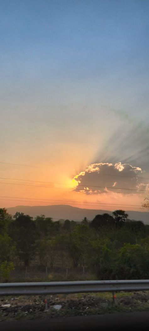 Such beautiful evening view from highway side #sunsetview #view #sunset #photography #goodevening #sunsetquotes #naturephotography #paintingidea #sunsetwalpaper #instastory #inspiration Evening View Sunset, Highway Photography, Highway Sunset, Wal Paper, Sunset Road, Evening View, View Sunset, Sunset Images, Sunset View