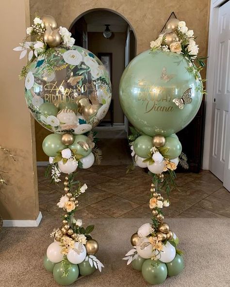 Green Balloon Bouquet, Quince Centerpiece, Merida Birthday Party, Butterfly Sweet 16, Balloons Centerpieces, Quince Centerpieces, Princess Sweet 16, Balloon Table Centerpieces, Backyard Party Decorations