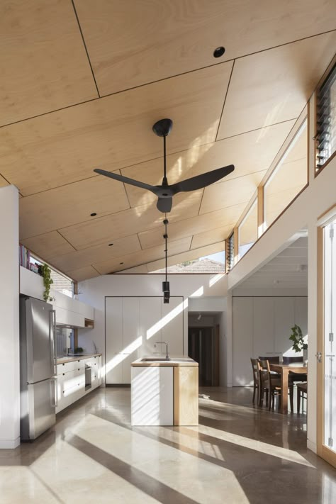 Mont Albert B&W House by Ben Callery Architects Ply Ceiling, Plywood Ceilings, Kitchen Interior Modern, Fan Kitchen, Plywood Ceiling, Plywood Interior, Timber Ceiling, Clerestory Windows, Melbourne House