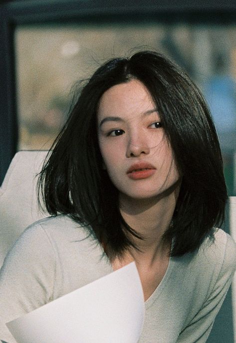 Qiu Tian. She gives me 90s asian actress vibes but also looks good on trendy styles : r/VindictaRateCelebs Asian Actress, Models 90s, Creative Makeup Looks, Aesthetic People, Hair Stylist Life, Asian Hair, Fashion People, Chinese Actress, Fashion Makeup