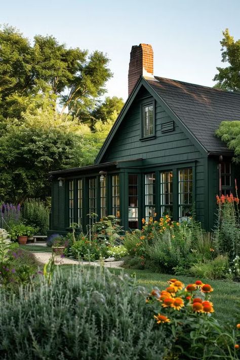 Green Home Exterior, Green House Paint, Green House Exterior, Home Exteriors, Green Exterior, Earthy Home, Earthy Green, Exterior Home, Architectural Styles