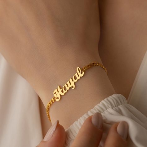 Gold Name Bracelet, Elle Argent, Bracelet With Name, Couple Ring Design, Bracelet Name, Aesthetic Accessories, Ring Name, Necklace Name, Name Ring