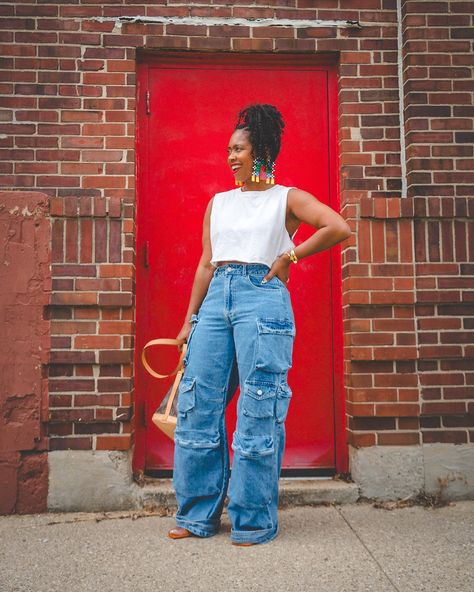 #hbcu Homecoming time is here, and I got outfit ideas for you…This is LOOK 3 gurl! 💥 This one’s for my babes looking for an easy-to-recreate outfit: CARGO JEANS and a CUT CROPPED TEE are giving what they need to give—sneakers or heels? The slay is locked, but let’s talk about these earrings… they’re the vibe! 🏈👑 Run to my stories to tap in! #hbcuhomecoming #outfitinspo 📸 @throughdemis_.lens Earrings: @exaltinginbeauty Homecoming Tailgate Outfit Hbcu, Homecoming Tailgate Outfit, Blue Denim Outfit, Spring Denim Outfits, Chic Denim Outfits, Blue Denim Outfits, Cargo Jeans Outfit, Hbcu Homecoming, Ripped Jeans Look