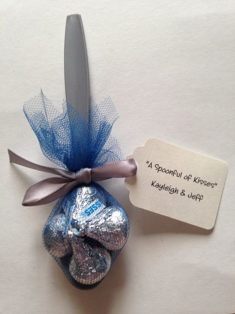 "A Spoonful of Kisses" favor for a work wedding shower Favors For Ladies Luncheon Gift Ideas, Cheap Giveaways Ideas, 18th Debut Ideas, Unique Bridal Shower Favors, Sunflower Wedding Favors, Diy Giveaway, Luncheon Ideas, Kiss Gift, Confetti Cones