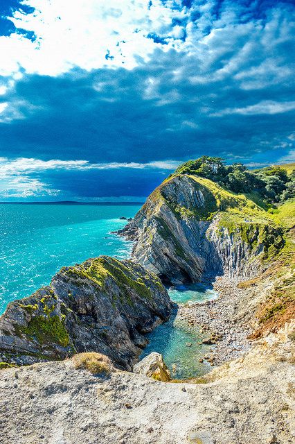 The Jurassic Coast ~ "is the only place on earth where 185 million years of Earth's history are  sequentially exposed, in dramatic  cliffs and secluded coves"-Royal Geographical Society, Dorset,England. Jurassic Coast England, Dorset Coast, Dorset England, Jurassic Coast, England Travel, Nature Beautiful, Beautiful Beaches, Beautiful World, Cornwall