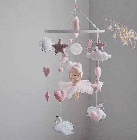 Swan Mobile, Flamingo Mobile, Mobile Girl, Baby Mobile Felt, Butterfly Mobile, Girl Cribs, Diy Bebe, Cool Baby