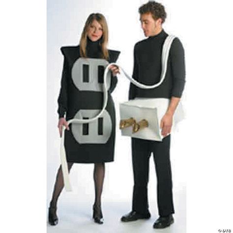 Famous Twin Costumes, Plug And Socket Costume, Couple's Costume, Could Be Us, Funny Couple Halloween Costumes, Couple Costumes, Funny Couple, Creative Costumes, Funny Couples