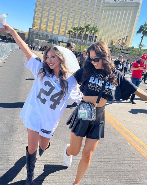 Raiders Outfit, Raiders Outfits For Women, Raiders Wallpaper, Raiders Girl, Raider Nation, Nfl, Football, Fashion Outfits, Clothes For Women