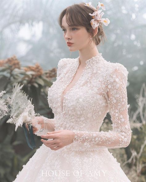 Wedding Dress Petite Bride, French Wedding Dress, Dresses With Sleeves Wedding, Sleeves Wedding Dresses, Simple Wedding Gowns, Wedding Dress Bustle, Wedding Dresses Black, Sparkle Wedding Dress, Classy Wedding Dress