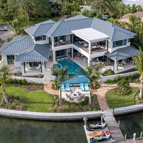 Harbor Acres Coastal, 5,491 sqft Custom Home In Sarasota - Traditional Home Design Modern Coastal Architecture, Seaside House Exterior, Dream Beach Houses Luxury, Coastal Mansion, Beach House Luxury, Traditional Home Design, Beach House Floor Plans, Coastal Architecture, Tiny House Luxury