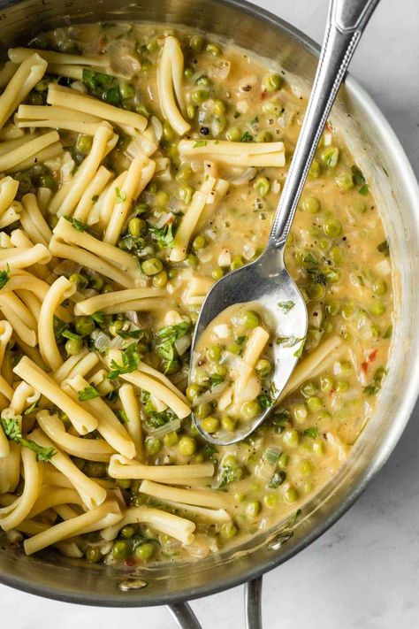 Mushroom White Wine Sauce, White Wine Pasta, Sheet Pan Dinners Healthy, Wine Pasta Sauce, White Wine Pasta Sauce, Wine Pasta, Garlic Pasta Sauce, Vegan Pasta Dish, White Sauce Pasta