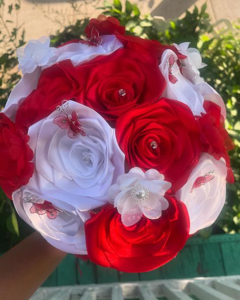 White and red wedding ramo ❤️🤍 #wedding #red #white #ramo #bouquet Ramo Bouquet, White And Red Wedding, Wedding Red, Red Wedding, White And Red, Red White, Red And White, Red, White