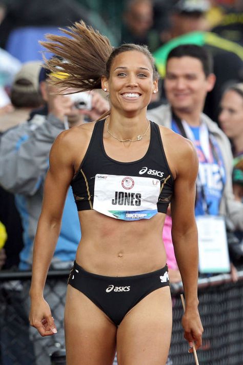 15 of the most gorgeous olympians: Lolo Jones, Track & Field 100 Meter Hurdles, USA. Track Season, Lolo Jones, Runners Body, Olympic Track And Field, Olympic Runners, Us Olympics, Marathon Training Plan, Tim Tebow, Olympic Athletes