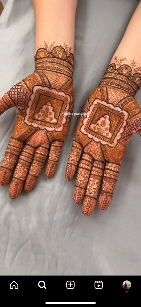 Mehndi Hand, Mendi Design, Short Mehndi, Rajasthani Mehndi, Normal Design, Mehndi Ideas, Arabic Designs, Rajasthani Mehndi Designs, Mahendi Designs