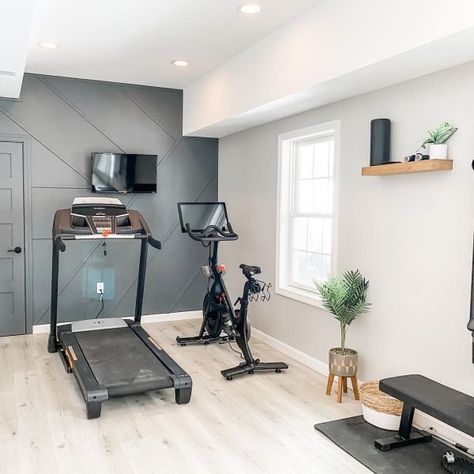 Popular Gray Paint Colors: Sherwin-Williams Agreeable Gray - Your Designer BFF Home Gym Paint Ideas, Basement Workout Room, Small Home Gyms, Home Gym Basement, Dream Home Gym, Small Home Gym, Wellness Room, Workout Room Home, Basement Gym