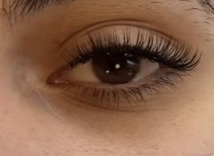 Long Curly Eyelashes Natural, Individual Lashes Styles Natural, Natural Looking Eyelashes Extensions, Eye Lash Extensions For Round Eyes, Natural Lash Extensions Classic Short, Natural Lash Extensions Short, Natural Thick Lashes, Hybrid Lash Extensions Styles Natural, Classic Natural Eyelash Extensions Short