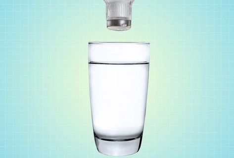 Does Adding Salt to Your Drinking Water Help with Hydration? Drinking Salt Water, Pineapple Tea, Hydrating Foods, New Drink, Hydrating Drinks, Water Drawing, Table Salt, Body Balance, Salt And Water