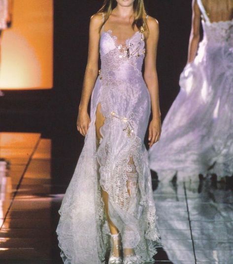 Runway Outfits, Oscar Dresses, Runway Dresses, Couture Fashion, Gorgeous Dresses, Pretty Dresses, Betsey Johnson, Runway Fashion, Fashion Inspo Outfits