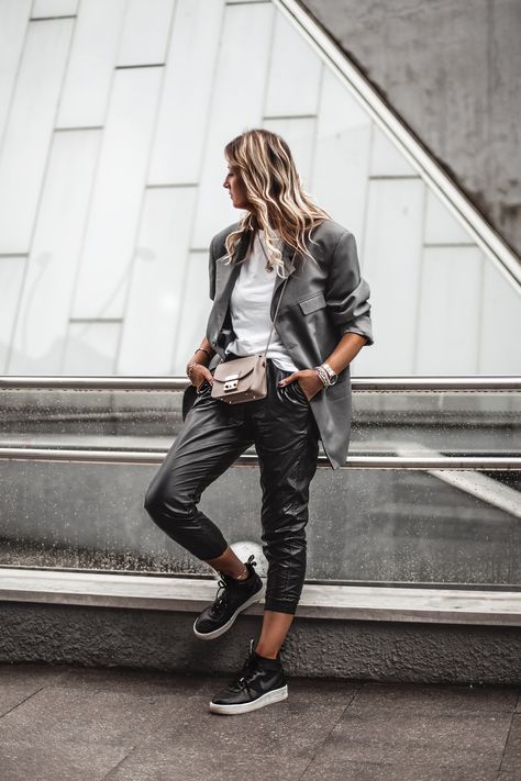 Faux Leather Cargo Pants Outfit, Loose Leather Pants Outfit, Cargo Leather Pants Outfit, Faux Leather Joggers Outfit, Leather Cargo Pants Outfit, Leather Joggers Outfit, Women Leather Pants, Faux Leather Pants Outfit, Leather Trousers Outfit