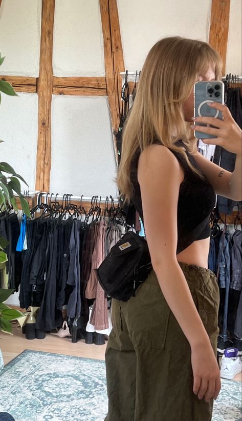 Carhartt Outfits, Carhartt Outfit, Carhartt Bag, Carhartt Style, Street Style Bags, Streetwear Mode, Concert Fits, Stockholm Fashion, Cute Swag Outfits