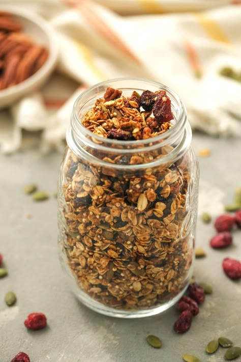 For a taste of fall, enjoy this healthy, homemade Pumpkin Granola recipe made with oats, quinoa, flax seed, maple syrup, pumpkin puree, pumpkin spice, cinnamon, pecans, pepitas, and dried cranberries. #granola #pumpkin #breakfast #oats #pumpkinspice #fallrecipes #healthyrecipes Skinnytaste Breakfast, Elimination Diet Plan, Pumpkin Granola Recipe, Puree Pumpkin, Healthy Pumpkin Recipes, Pumpkin Spice Granola, Pumpkin Granola, Oats Overnight, Pumpkin Oats