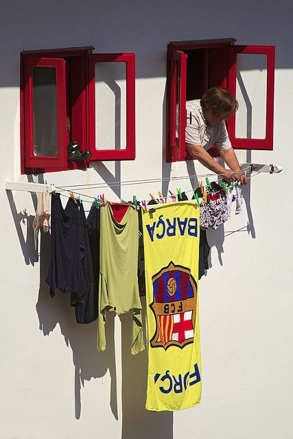 Clothes Line Aesthetic, Smelly Towels, Washing Lines, Laundry Lines, Clothes Lines, Catalonia Spain, Barcelona Catalonia, Laundry Drying, Washing Laundry