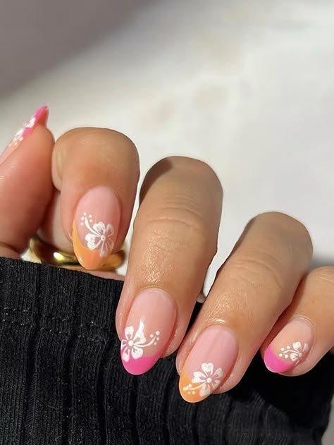 There's a new beauty trend taking over Instagram and it's absolutely stunning. Say hello to "quartz nails". Short Nail Designs Tropical, Elegant Flower Nail Designs, Nail Ideas Tropical Vacation, Vacay Nails Coffin, Luau Nail Ideas, Pink Short Nails Ideas Summer, Summer Nails Unique, Thailand Inspired Nails, Tenerife Nails Ideas