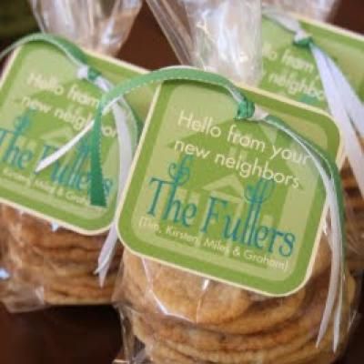 Fun way to welcome new neighbors! Tons of printable sayings! FREE Welcome New Neighbors, New Neighbor Gifts, Neighborhood Gifts, New Neighbors, Good Neighbor, Up House, Neighbor Gifts, Homemade Cookies, Welcome Gifts