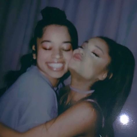 finally took some time but we won 🥺😔 Ella Mai, Sweetener World Tour, Ariana Tour, Kylie Jenner Pictures, Ariana Grande Sweetener, Artist Aesthetic, Fashion For Women Over 40, I Love Her, Aesthetic Photo