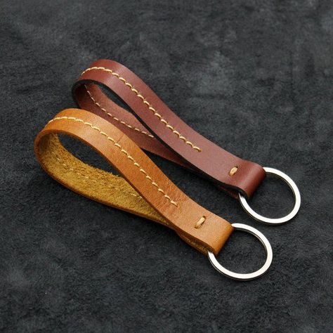 Leather Keychains, Leather Key Holder, Leather Key Case, Leather Crafting, Leather Workshop, Key Pouch, Leather Key Fobs, Simple Leather, Handmade Leather Wallet