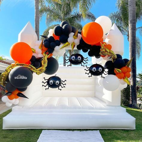 Installation & Backdrop Design on Instagram: “🕷🕸 IT’S HALLOWEEN 🕸🕷 Happy Halloween day everyone! I was invited to decorate an epic Halloween/Birthday party and I just can’t love it…” Wedding Bouncy Castle, Castle Bounce House, Happy Halloween Day, Halloween Birthday Party, Bouncy House, Bouncy Castle, Halloween Day, Birthday Halloween Party, Backdrop Design