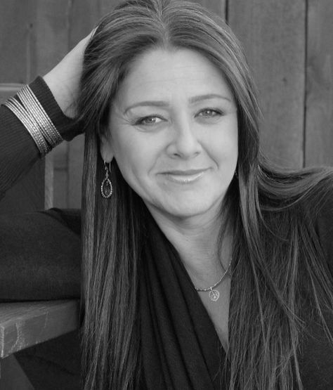 Camryn Manheim Camryn Manheim, Female Actresses, Collage Wall, Beautiful Curves, Face Claims, Body Positivity, Role Models, Famous People, Destiny