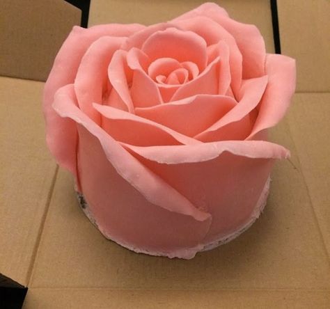 Skull Wedding Decorations, Rose Cake Recipe, Rose Petal Cake, Rose Cakes, 22nd Birthday Cakes, Valentines Cake, Fondant Flower Tutorial, Petal Cake, Fondant Rose