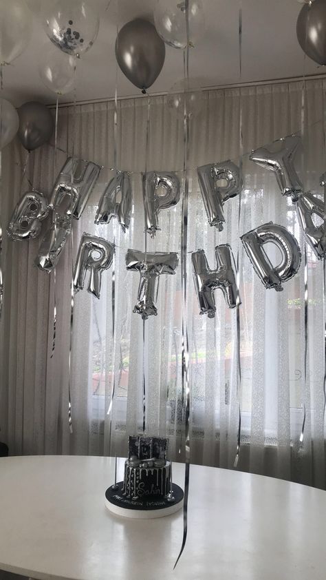 Silver Birthday Party Aesthetic, Simple Birthday Aesthetic, Silver And Black Birthday Theme, Silver And Black Birthday Decorations, Silver Themed Birthday Party, Black And Silver Birthday Decorations, Silver Birthday Party, Seventeenth Birthday, Sweet Sixteen Birthday Party Ideas