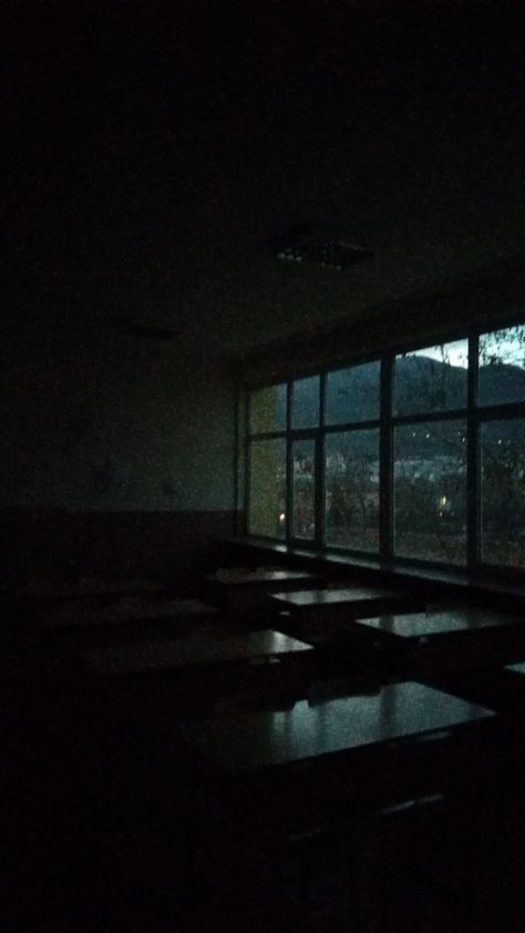 Aesthetic In School, Afterhours Aesthetic, Sleeping Aesthetic, I Hate School, Hate School, Student Life, High School, Photography