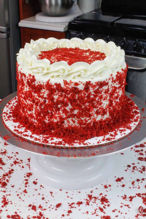 Red Velvet Layered Cheesecake Birthday Cake Cream, Bolo Red Velvet Receita, Red Velvet Layer Cake, Vanilla Layer Cake Recipe, Red Velvet Cheesecake Cake, Cheesecake Wedding Cake, Wedding Cheesecake, Cheesecake Frosting, Bolo Red Velvet