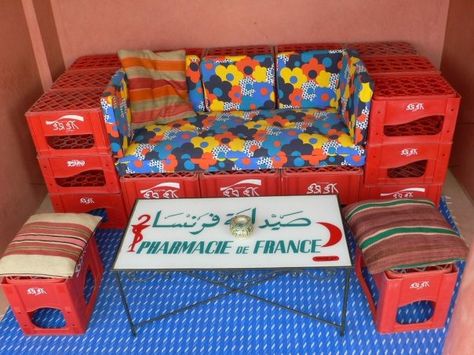 Crate Seating, Milk Crates Diy, Milk Crate Furniture, Crate Seats, Beer Crate, Sofa Design Wood, Crate Diy, Milk Crates, Crate Furniture